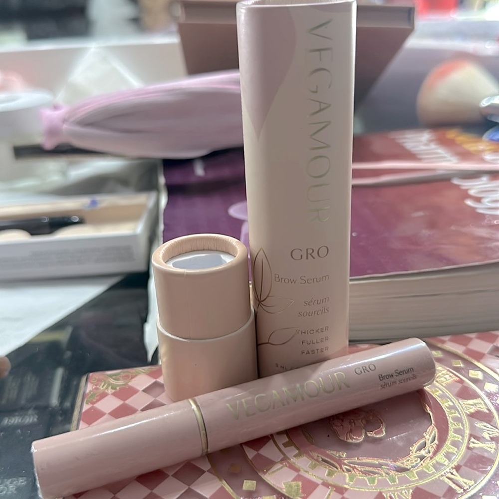 Vegamour Lash and brow growth serum